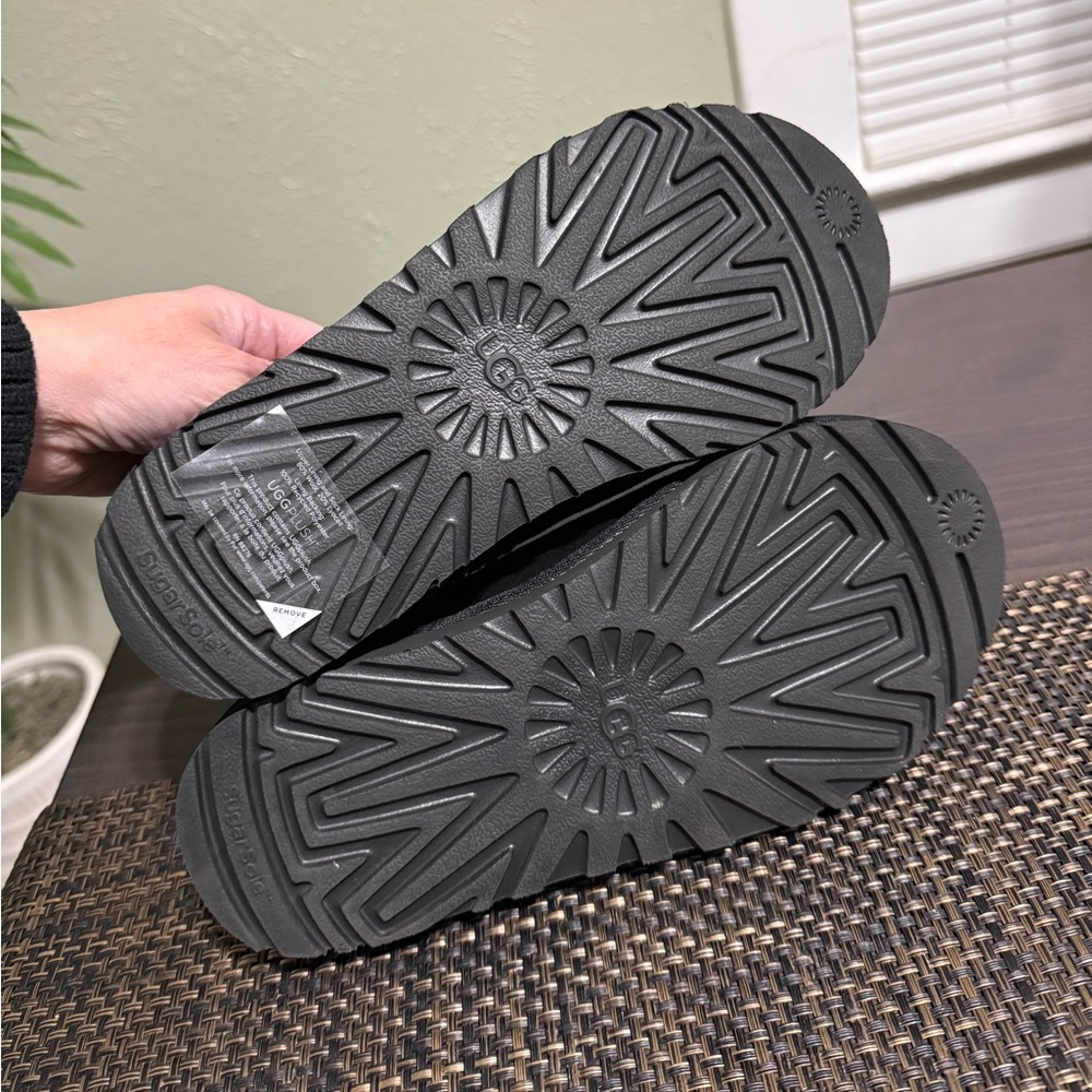UGG Black Slippers with White Detailing - Picture 8 of 10